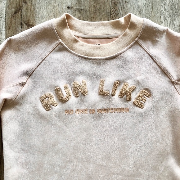 H&M, Run Like No One Is Watching, Cropped, Sweatshirt, Size XS, New With Tags - Picture 6 of 16